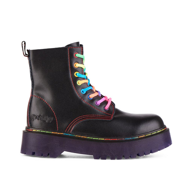 8-Loch Plateau-Stiefeletten aus schwarzem Leder Bunten Schnürsenkeln von Aderlass